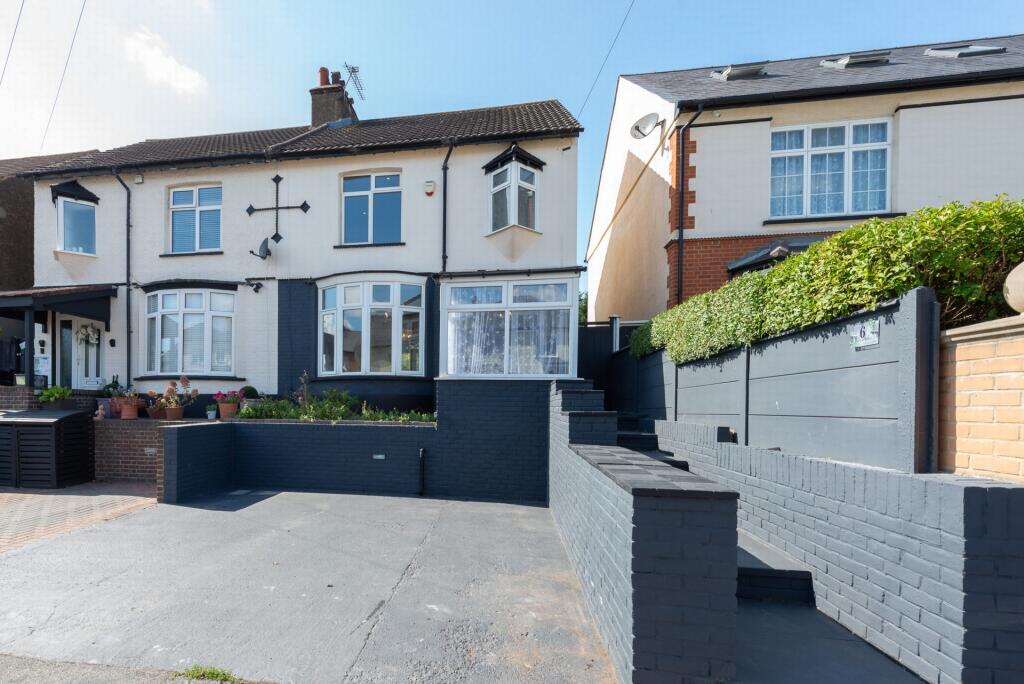 3 bed Detached for rent in Northfleet. From Heath Estates - Blackheath