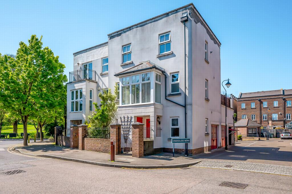 3 bed Detached for rent in Swanscombe. From Heath Estates - Blackheath