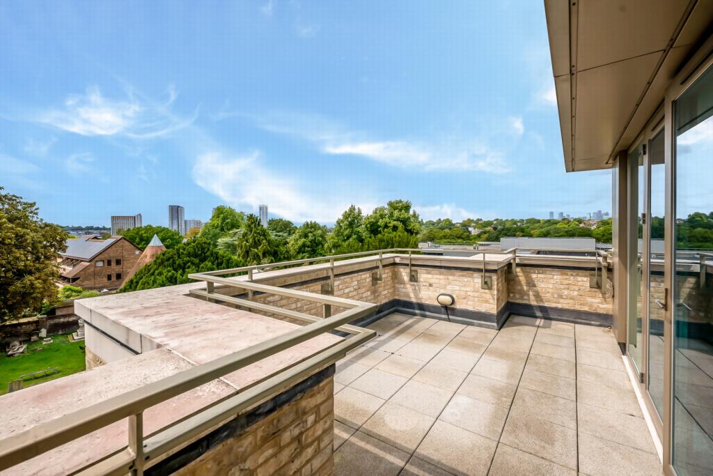 2 bed 1st Floor Flat for rent in Lewisham. From Heath Estates - Blackheath 2 bed 1st Floor Flat for rent in Lewisham. From Heath Estates - Blackheath