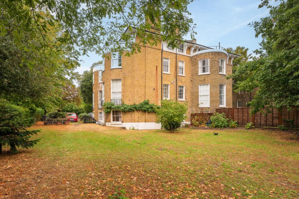 1 bed 1st Floor Flat for rent in Lewisham. From Heath Estates - Blackheath