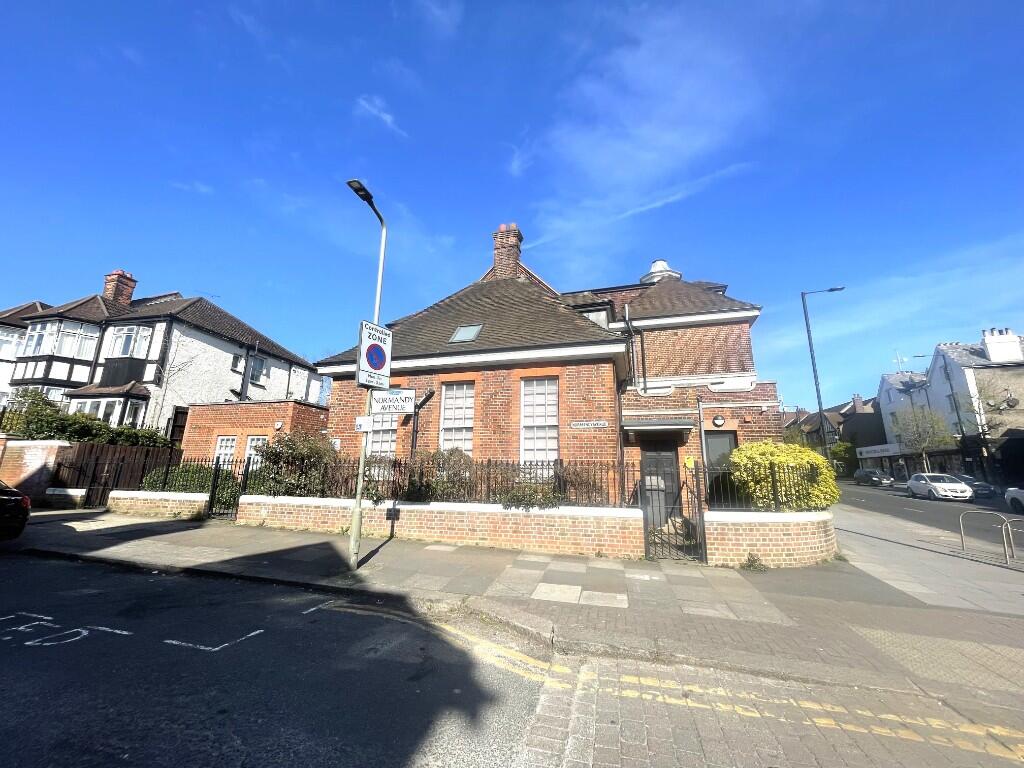 1 bed House (unspecified) for rent in Barnet. From Becker and Co Mill Hill