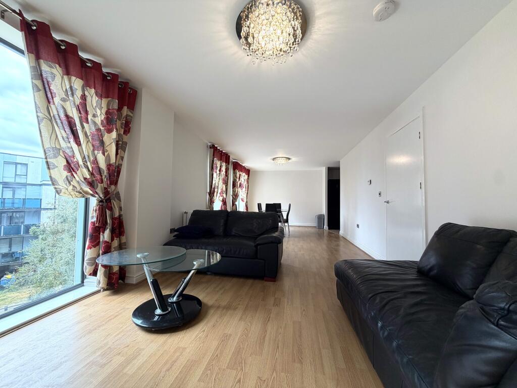 3 bed Duplex for rent in Hendon. From Becker and Co Mill Hill