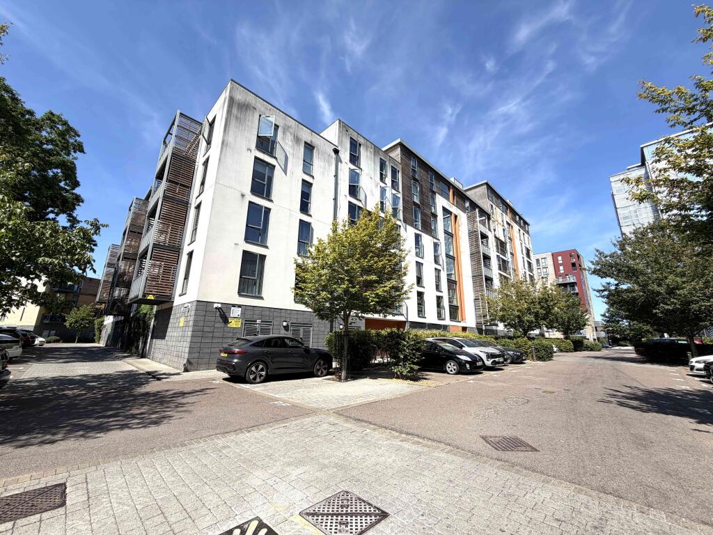 1 bed 1st Floor Flat for rent in Hendon. From Becker and Co Mill Hill