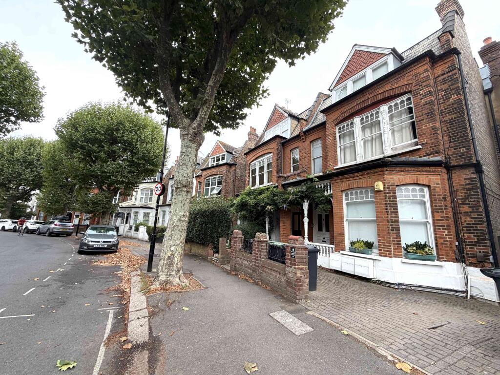 2 bed 1st Floor Flat for rent in London. From Becker and Co Mill Hill