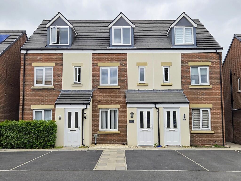 3 bed Town House for rent in Worden. From RedRose - Chorley 3 bed Town House for rent in Worden. From RedRose - Chorley