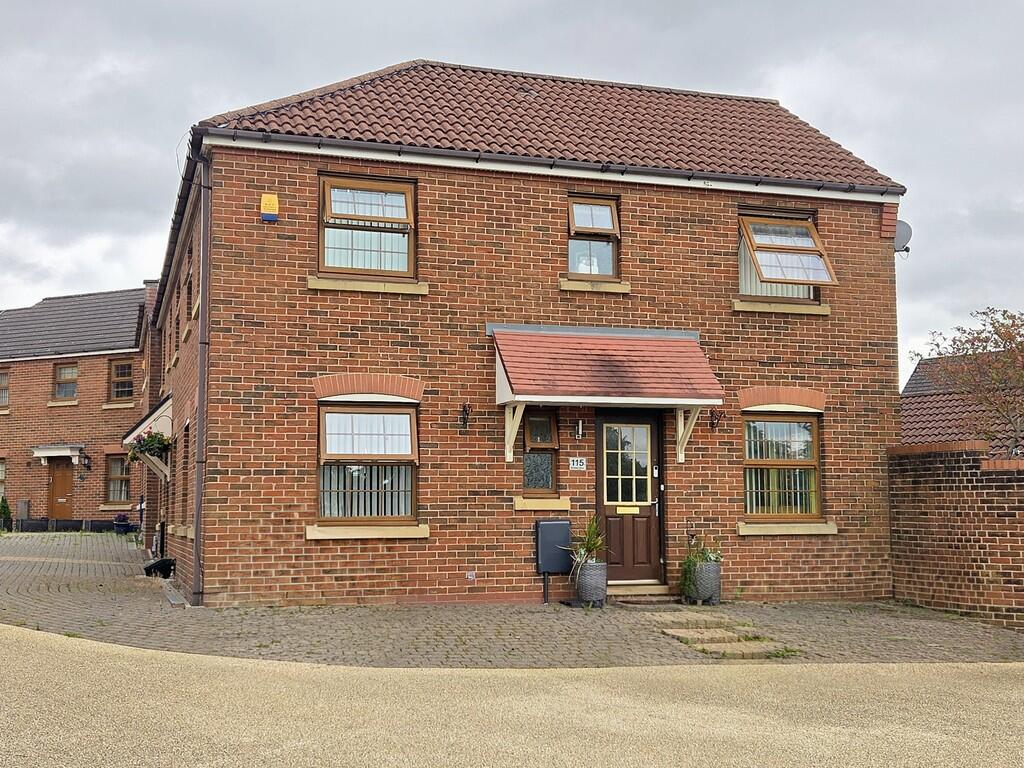 3 bed Mews for rent in Worden. From RedRose - Chorley 3 bed Mews for rent in Worden. From RedRose - Chorley