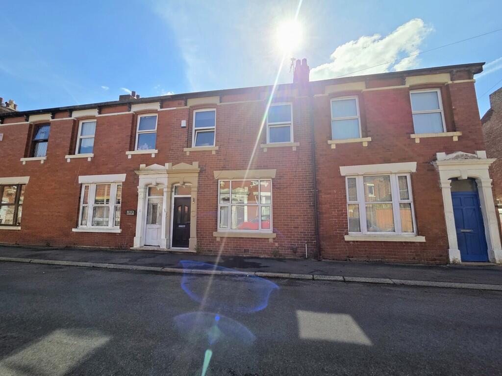 3 bed Mid Terraced House for rent in Lower Penwortham. From RedRose - Chorley 3 bed Mid Terraced House for rent in Lower Penwortham. From RedRose - Chorley