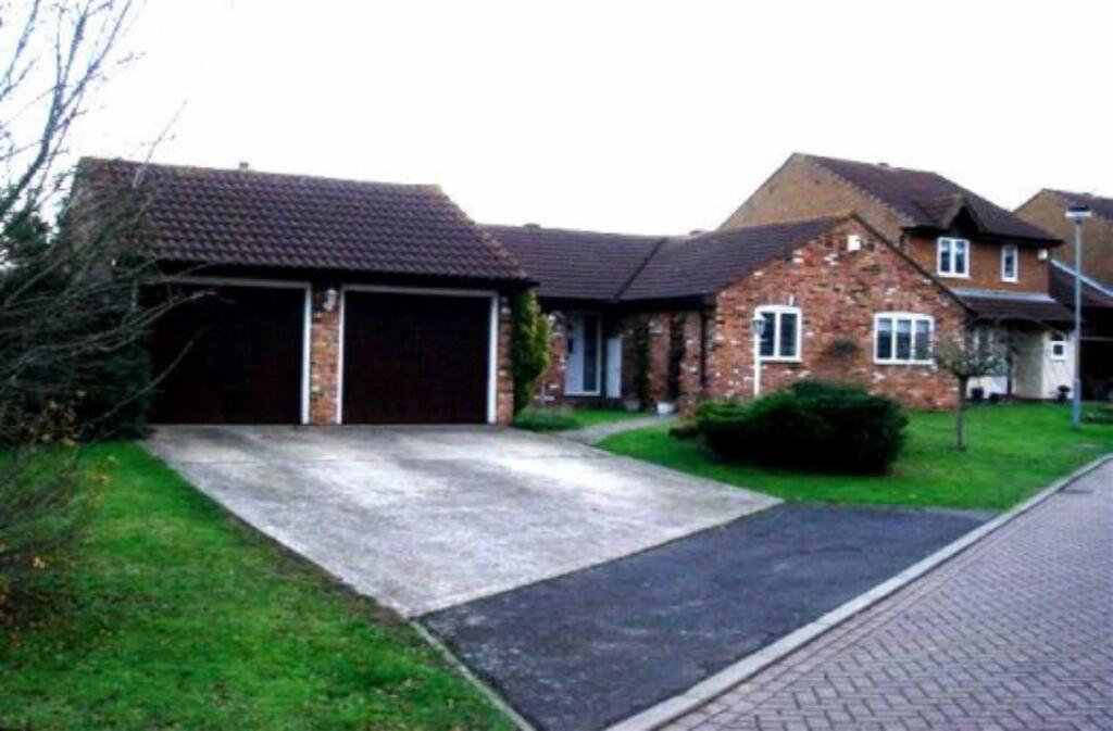 4 bed Detached bungalow for rent in Gravesend. From Redstones - Willenhall