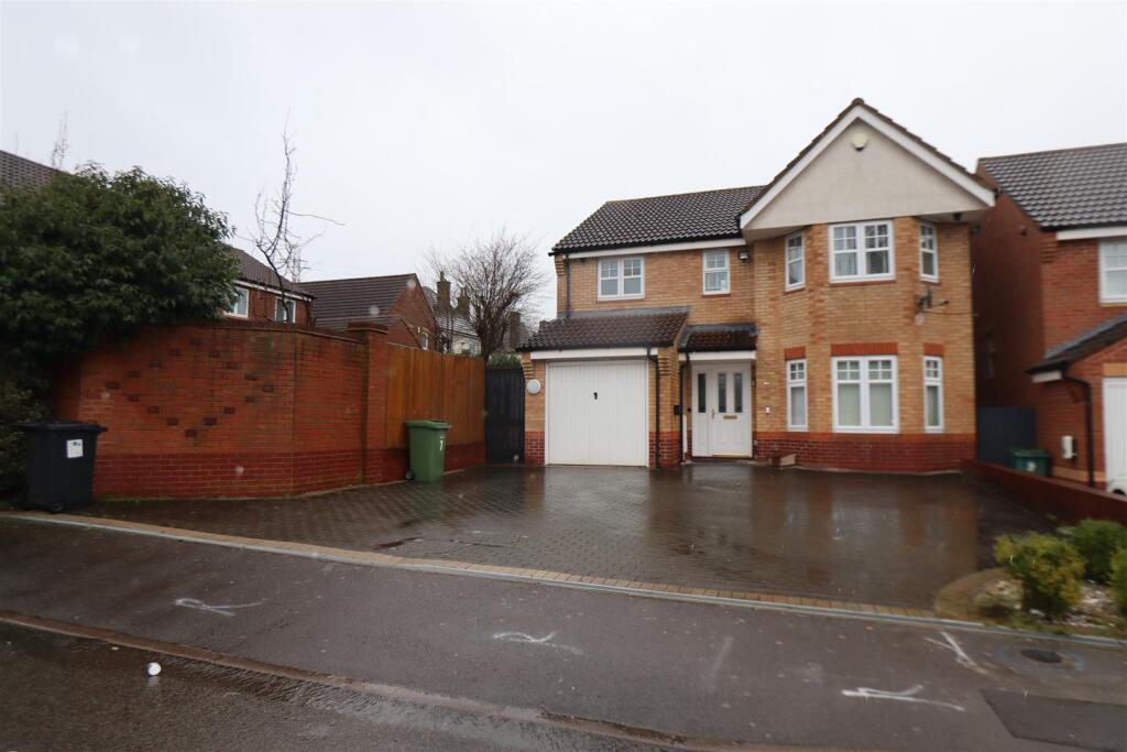 4 bed Detached for rent in Willenhall. From Redstones - Willenhall