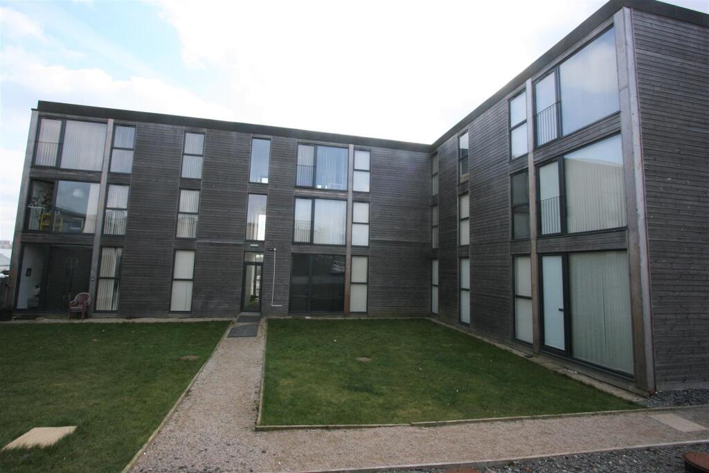 2 bed Apartment for rent in Walsall. From Redstones - Willenhall