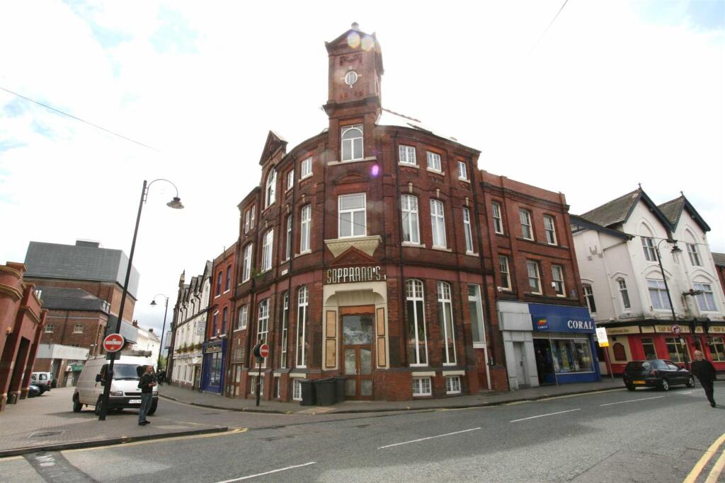 2 bed Penthouse for rent in Wolverhampton. From Redstones - Willenhall