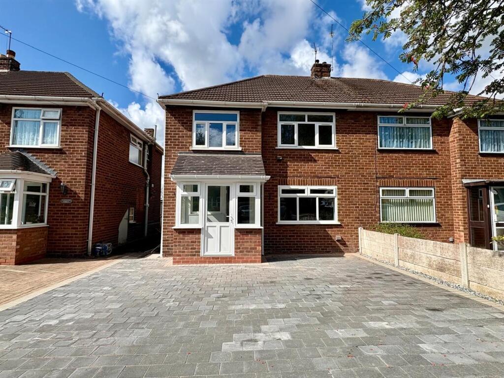 3 bed Semi Detached for rent in Willenhall. From Redstones - Willenhall