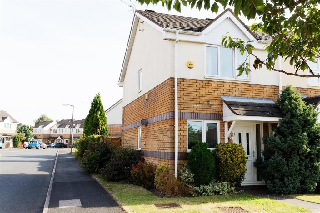 2 bed End of Terrace for rent in Oldbury. From Redstones - Willenhall