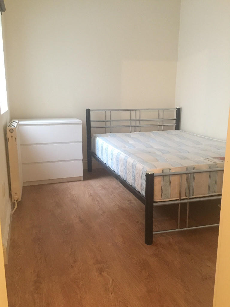 3 bed Flat for rent in London. From Colet Estates London