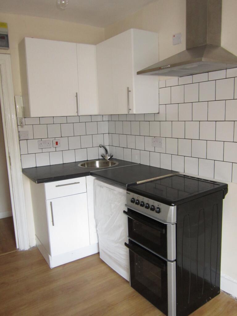 1 bed 1st Floor Flat for rent in London. From Colet Estates London