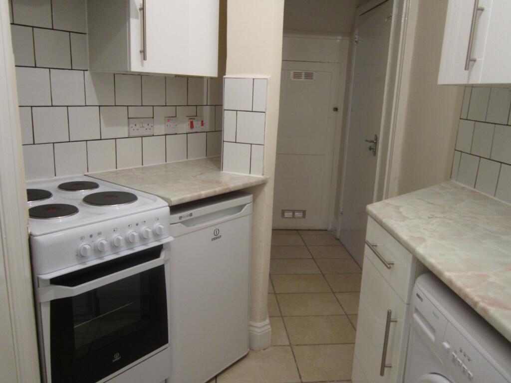 1 bed 1st Floor Flat for rent in London. From Colet Estates London