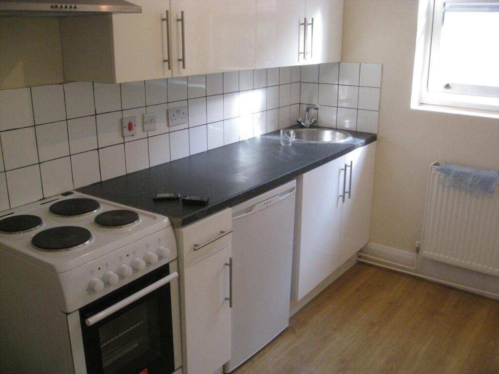 1 bed 1st Floor Flat for rent in London. From Colet Estates London