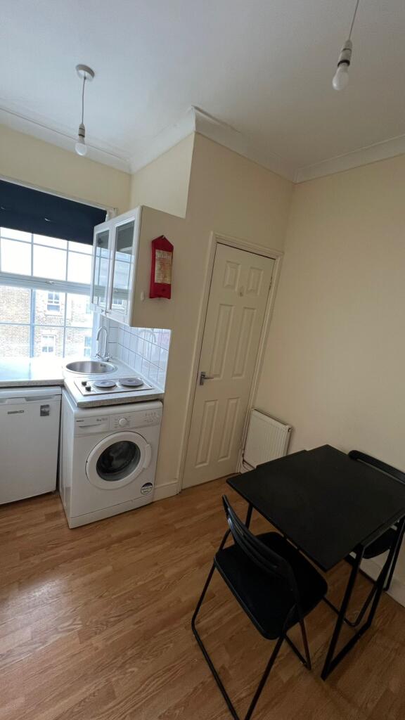 4 bed Studio for rent in Kensington. From Colet Estates London