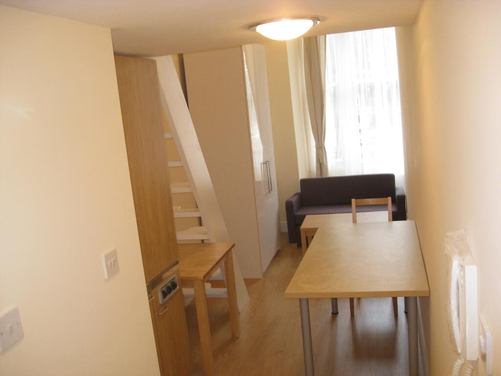 4 bed Studio for rent in Kensington. From Colet Estates London