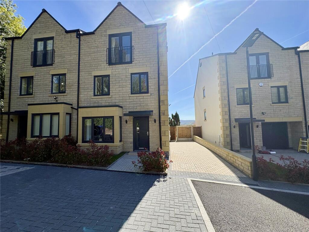 4 bed Semi Detached for rent in . From Ryder & Dutton - Ashton-Under-Lyne