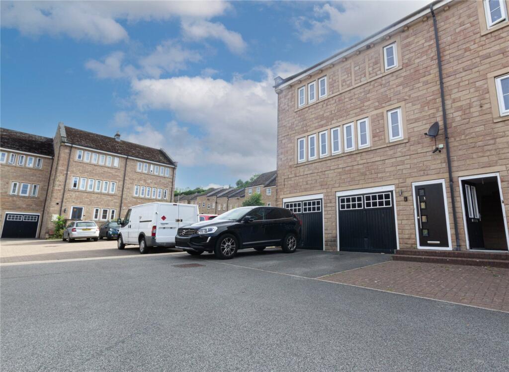 2 bed Town House for rent in Lydgate. From Ryder & Dutton - Holmfirth
