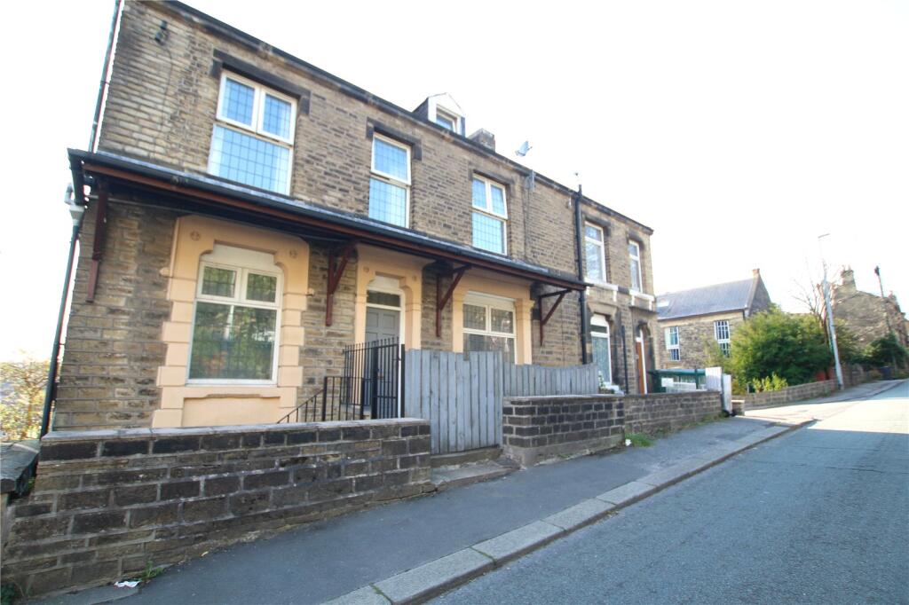 3 bed Detached for rent in Outlane. From Ryder & Dutton - Huddersfield 3 bed Detached for rent in Outlane. From Ryder & Dutton - Huddersfield