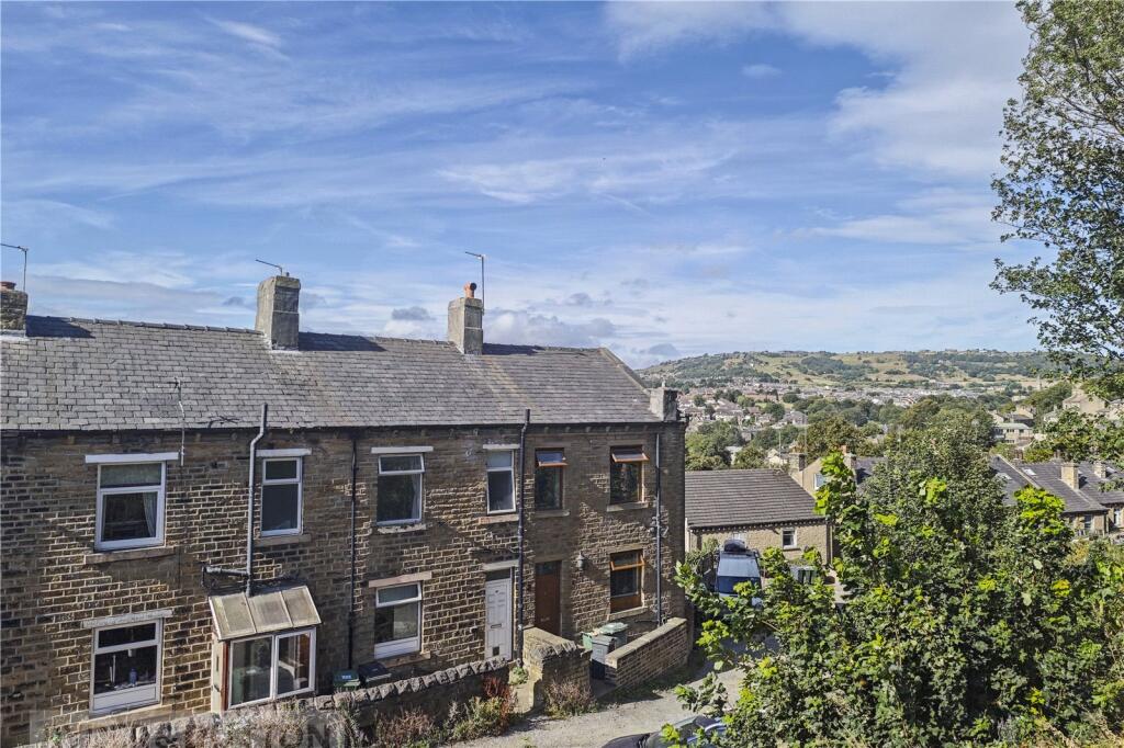 3 bed Mid Terraced House for rent in Outlane. From Ryder & Dutton - Huddersfield 3 bed Mid Terraced House for rent in Outlane. From Ryder & Dutton - Huddersfield