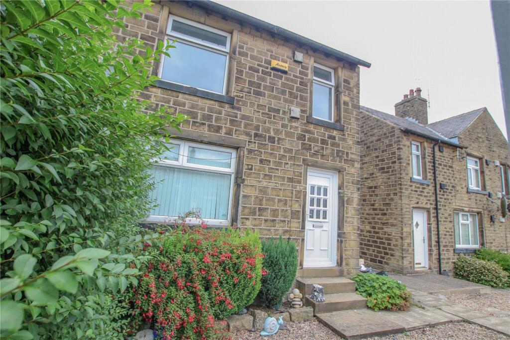 4 bed Mid Terraced House for rent in Outlane. From Ryder & Dutton - Huddersfield