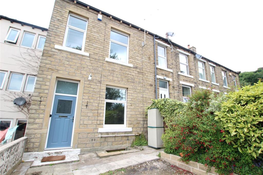 3 bed Mid Terraced House for rent in Outlane. From Ryder & Dutton - Huddersfield 3 bed Mid Terraced House for rent in Outlane. From Ryder & Dutton - Huddersfield