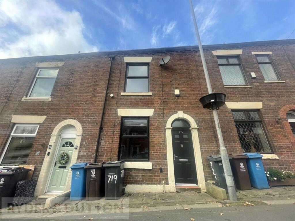 2 bed Mid Terraced House for rent in Grains Bar. From Ryder & Dutton - Oldham