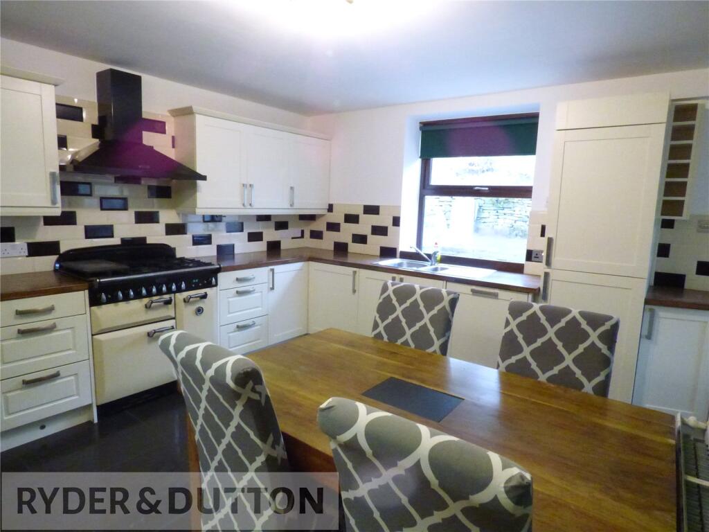4 bed End of Terrace for rent in Bacup. From Ryder & Dutton - Rawtenstall 4 bed End of Terrace for rent in Bacup. From Ryder & Dutton - Rawtenstall