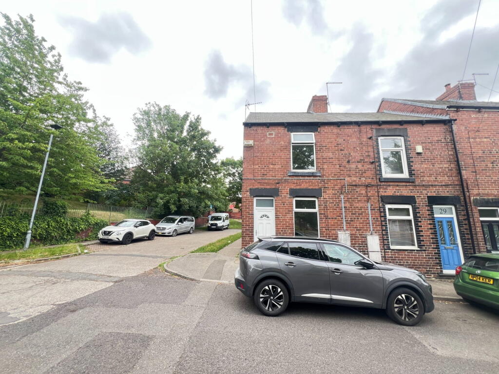 3 bed End of Terrace for rent in Cudworth. From Lancasters Property Services - Penistone