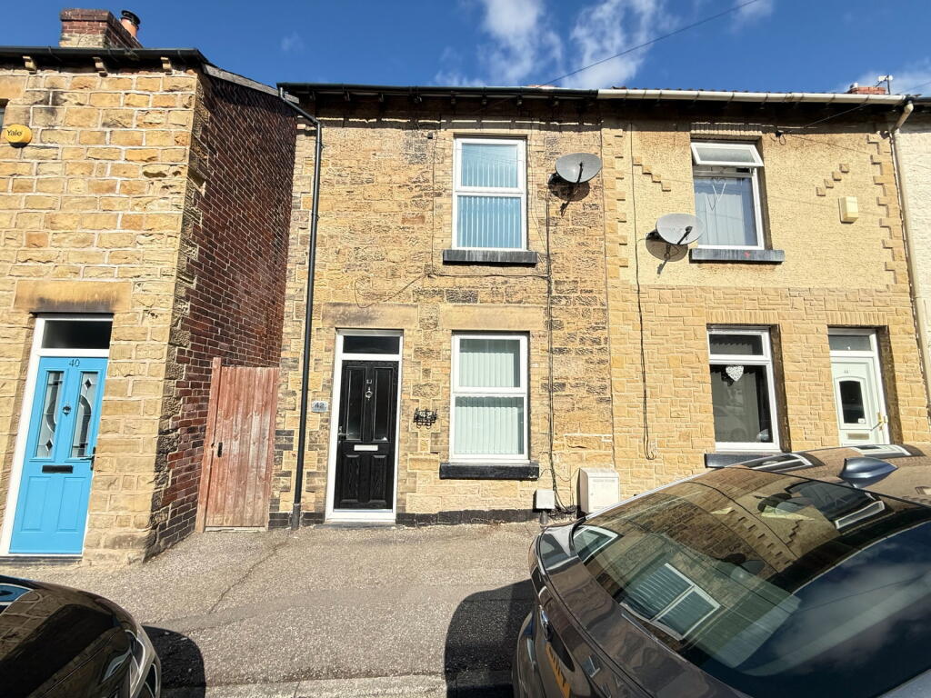 2 bed End of Terrace for rent in Upper Hoyland. From Lancasters Property Services - Penistone