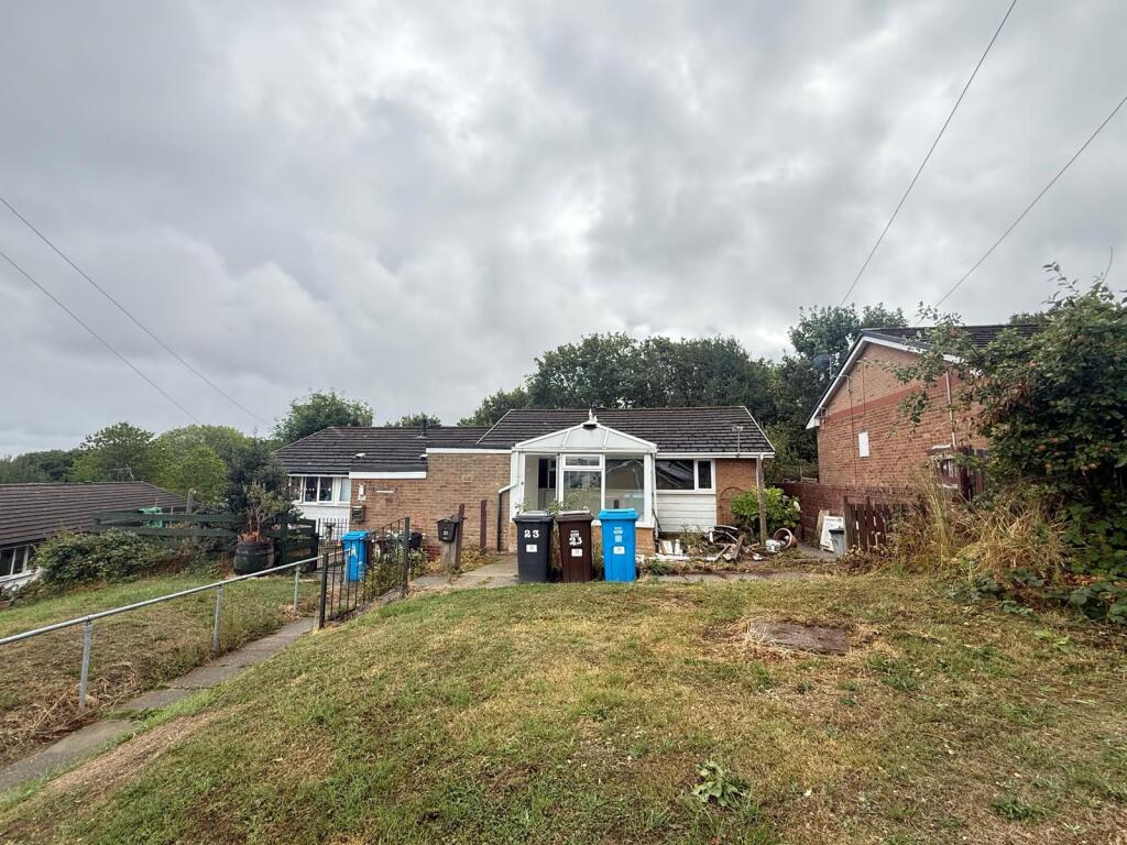 2 bed Semi-detached bungalow for rent in Stocksbridge. From Lancasters Property Services - Penistone