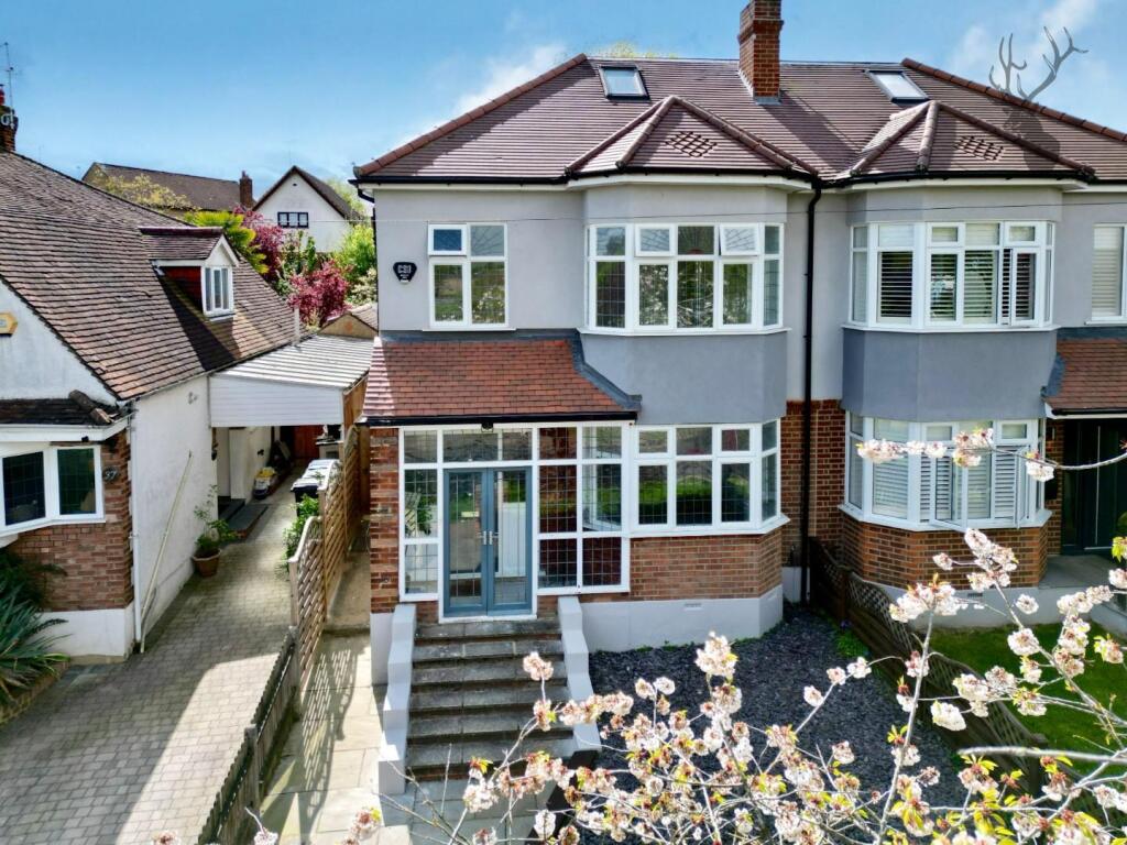 3 bed Detached for rent in Theydon Bois. From Butler & Stag - Theydon Bois 3 bed Detached for rent in Theydon Bois. From Butler & Stag - Theydon Bois