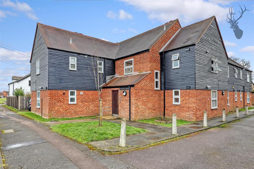 4 bed Studio for rent in Theydon Bois. From Butler & Stag - Theydon Bois