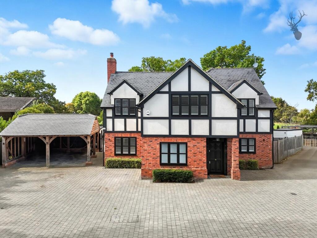 4 bed Detached for rent in . From Butler & Stag - Theydon Bois 4 bed Detached for rent in . From Butler & Stag - Theydon Bois