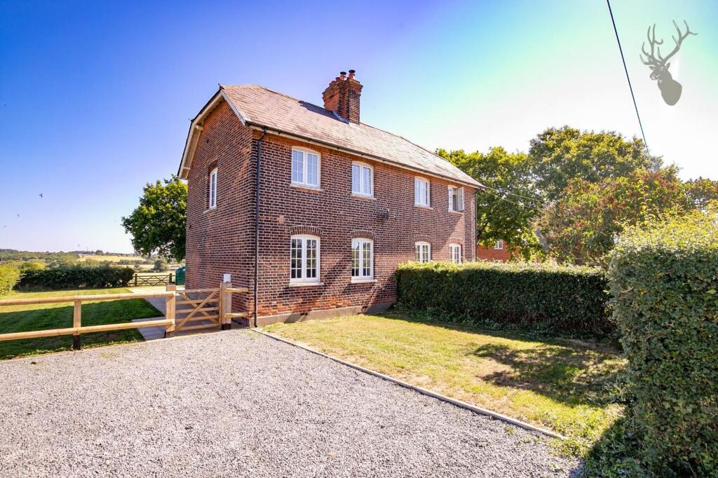 3 bed Not Specified for rent in Stapleford Abbotts. From Butler & Stag - Theydon Bois 3 bed Not Specified for rent in Stapleford Abbotts. From Butler & Stag - Theydon Bois