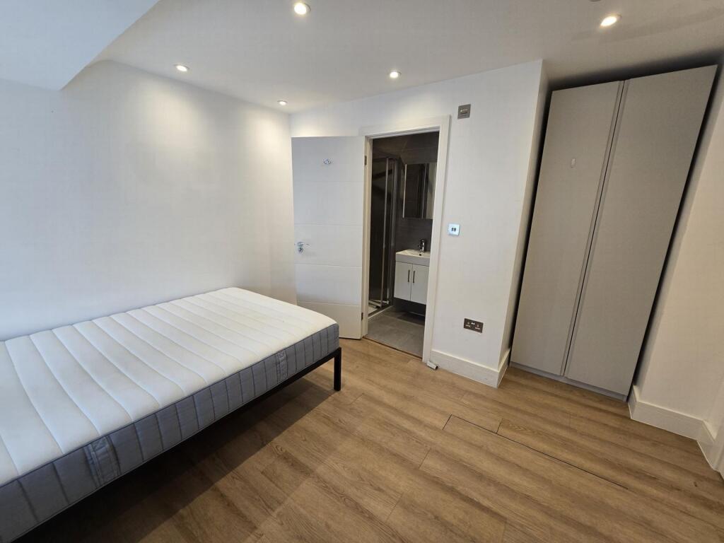 4 bed Studio for rent in Hendon. From Nissen Estates Ltd - London