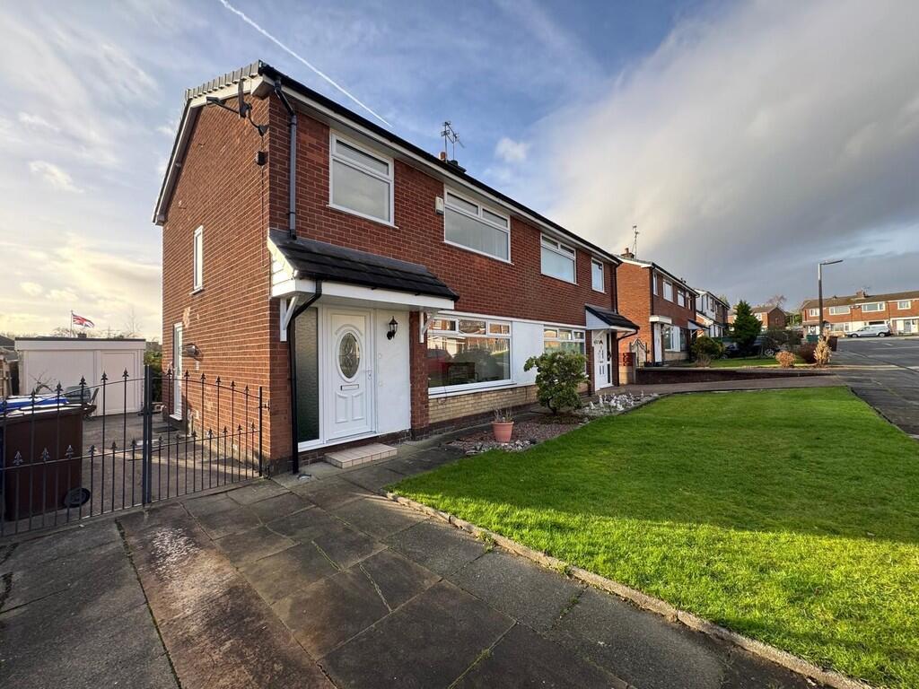 3 bed Semi Detached for rent in Bury. From Hannon Holmes Limited - Bolton