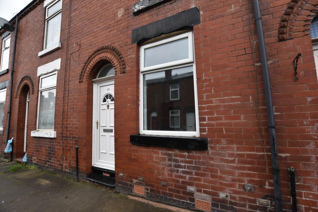 2 bed Mid Terraced House for rent in Eccles. From Hannon Holmes Limited - Bolton