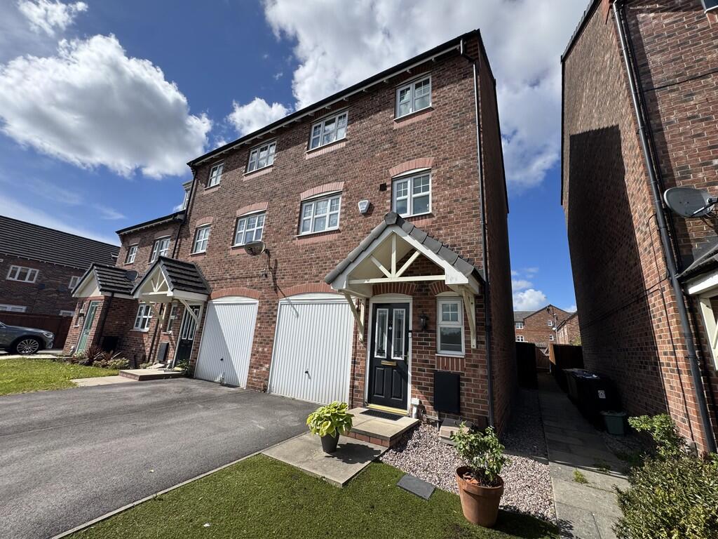 4 bed Town House for rent in Bolton. From Hannon Holmes Limited - Bolton