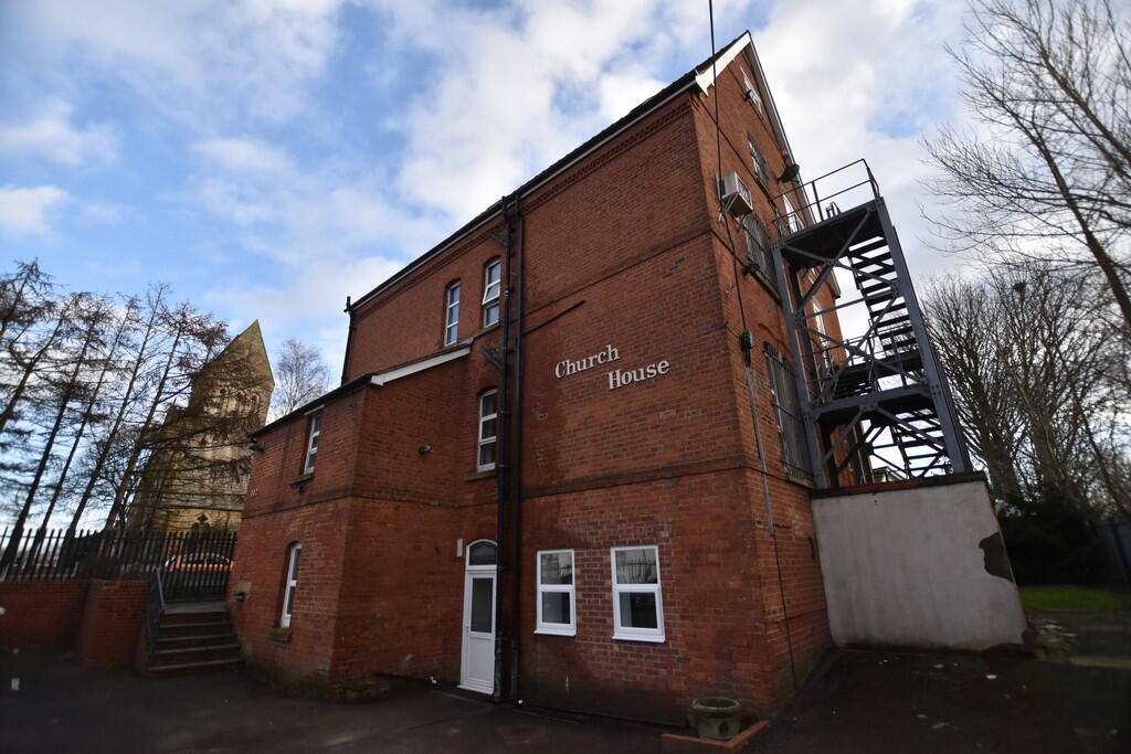 4 bed Studio for rent in Swinton. From Hannon Holmes Limited - Bolton