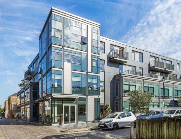 3 bed 1st Floor Flat for rent in Camden Town. From Michael Charles Lettings Camden