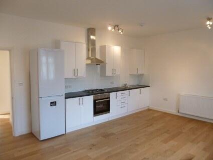 3 bed 1st Floor Flat for rent in London. From Michael Charles Lettings Camden
