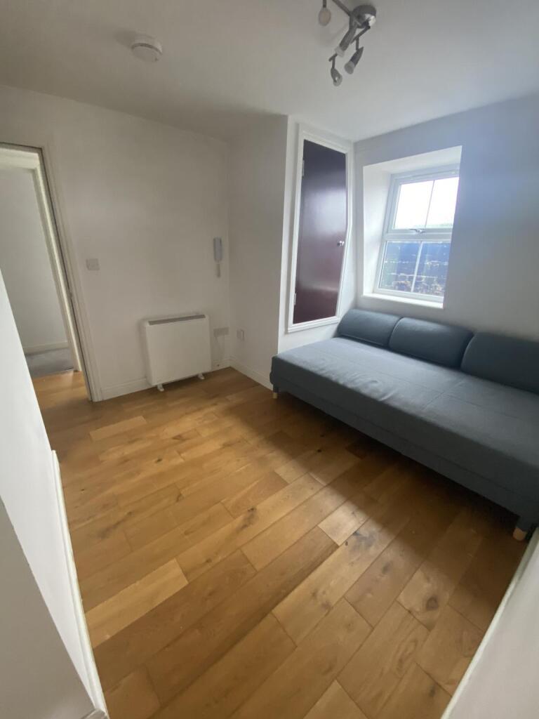 2 bed 1st Floor Flat for rent in Stoke Newington. From Michael Charles Lettings Camden