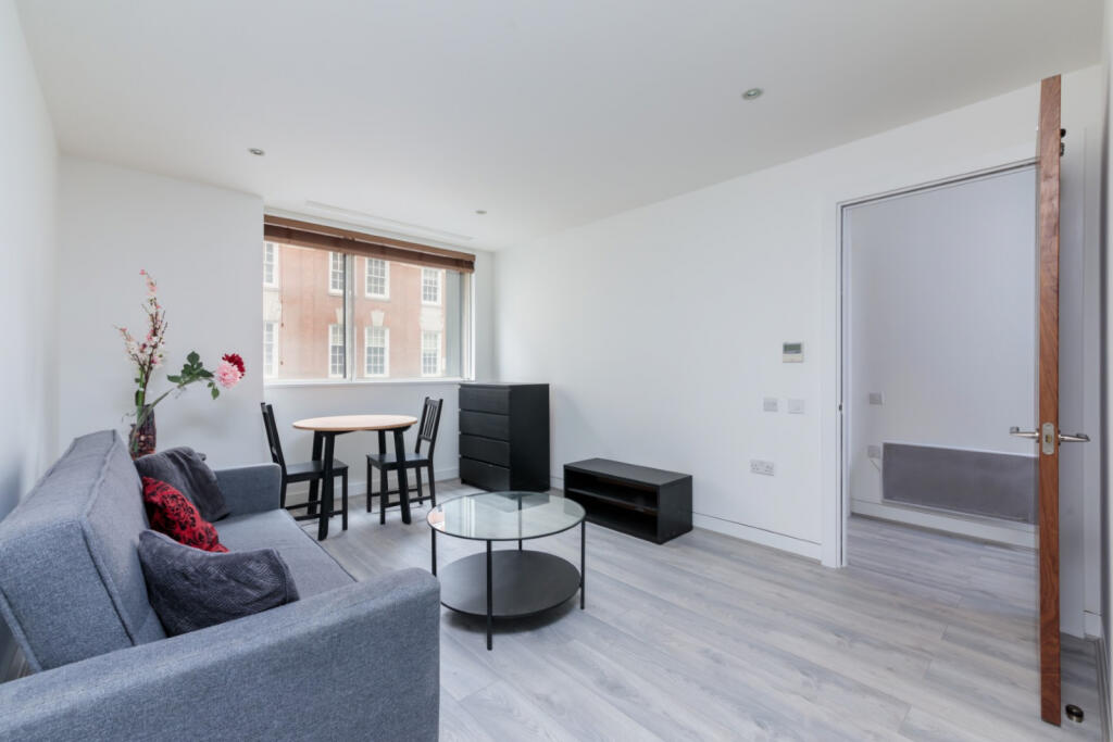1 bed 1st Floor Flat for rent in Westminster. From Michael Charles Lettings Camden