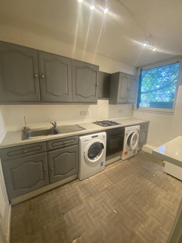 2 bed Annexe for rent in London. From Michael Charles Lettings Camden