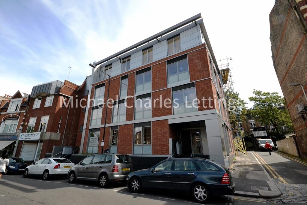 2 bed 1st Floor Flat for rent in Hornsey. From Michael Charles Lettings Camden