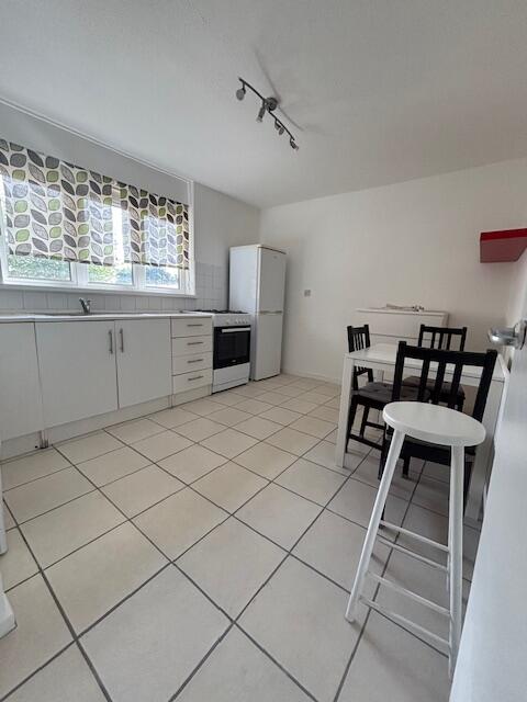 2 bed 1st Floor Flat for rent in London. From Michael Charles Lettings Camden